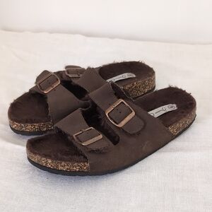 Jessica Carlyle Brown Faux Suede Fuzzy Strappy Sandal Size 8